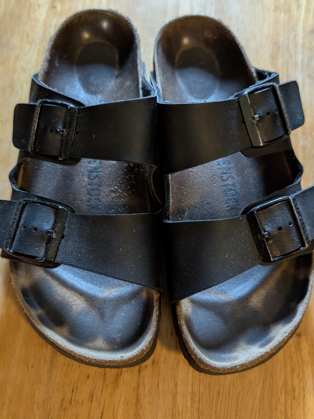 Size 39 Narrow Black Arizona Sandals